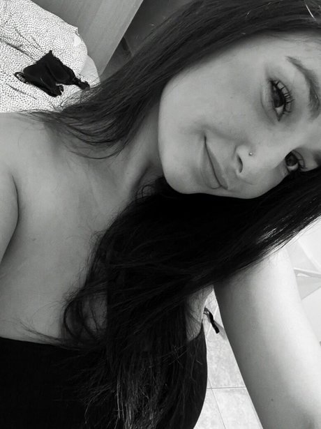 Nacktes geleaktes OnlyFans-Foto von Narjess