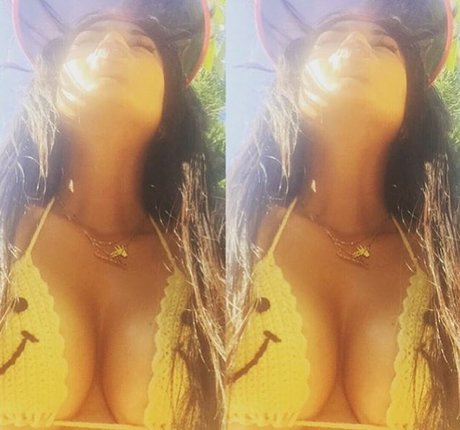 Nacktes geleaktes OnlyFans-Foto von Milaj