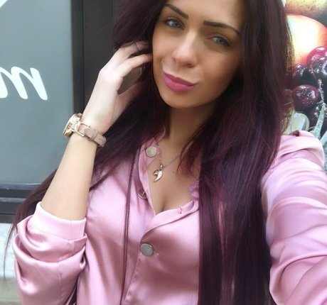 Nacktes geleaktes OnlyFans-Foto von Iasmina Roxana