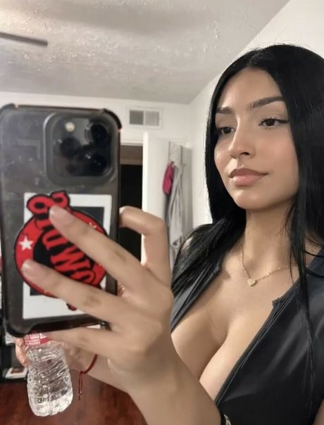Nacktes geleaktes OnlyFans-Foto von Alyssalyssa1933