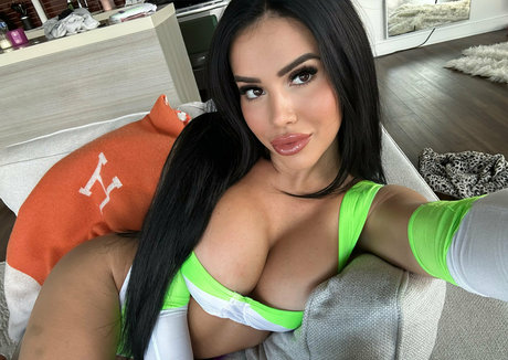 Hijabiqueen69