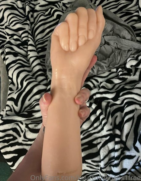 Kourtneykhaos1free