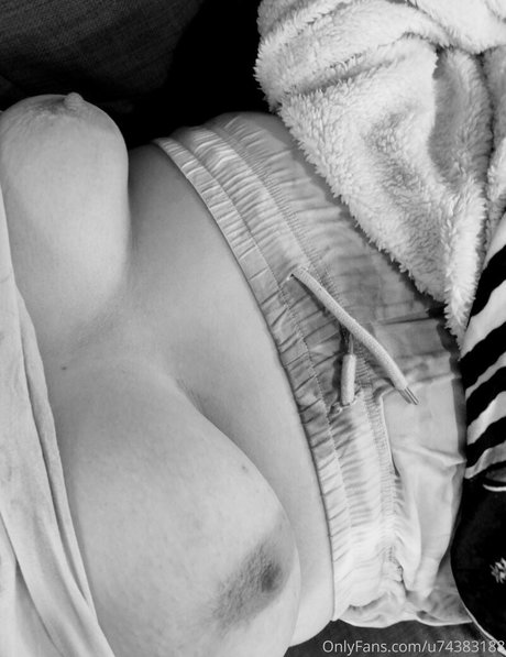 Nacktes geleaktes OnlyFans-Foto von Curvyd1