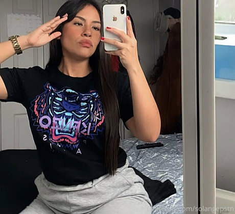 Nacktes geleaktes OnlyFans-Foto von Solangepstn
