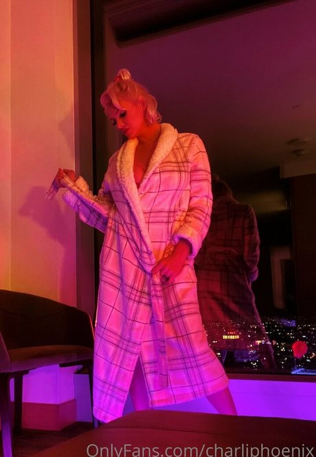 Nacktes geleaktes OnlyFans-Foto von Charliphoenix