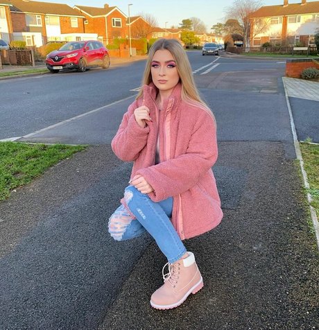 Nacktes geleaktes OnlyFans-Foto von Alex Estelle
