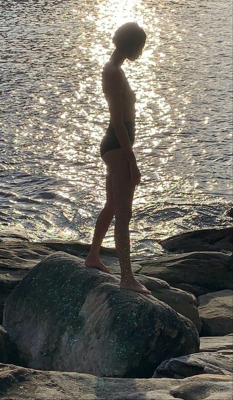 Nacktes geleaktes OnlyFans-Foto von Bridget Gao Hollitt
