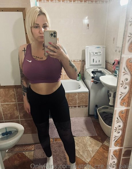 Nacktes geleaktes OnlyFans-Foto von Katrinczegirlpaid