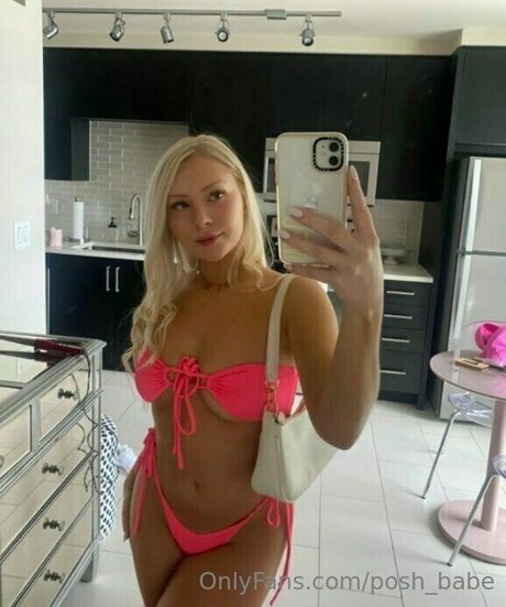 Nacktes geleaktes OnlyFans-Foto von Poshbabe