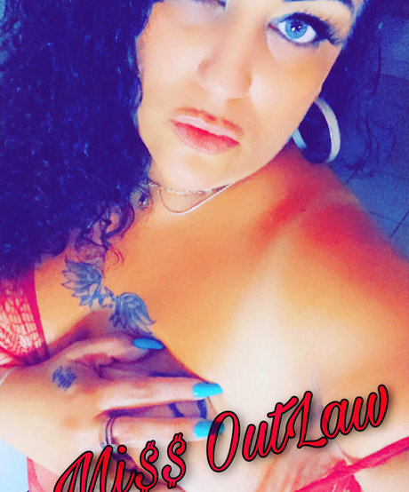 Nacktes geleaktes OnlyFans-Foto von Missoutlawakaladyk