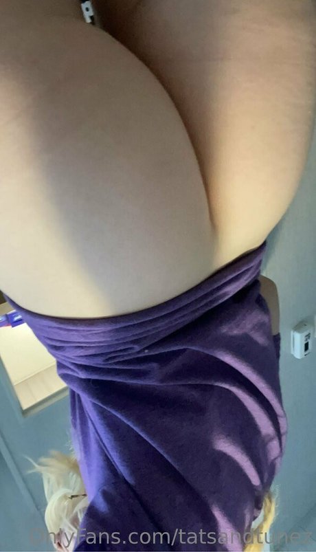 Nacktes geleaktes OnlyFans-Foto von Tatsandtunez