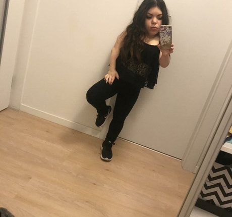 Nacktes geleaktes OnlyFans-Foto von Powerpuffdoll