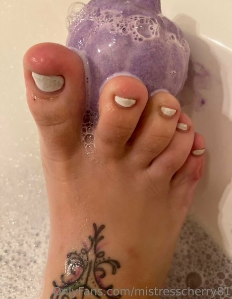 Nacktes geleaktes OnlyFans-Foto von Mistresscherry81