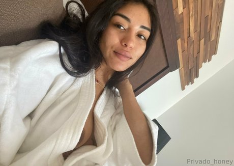 Nacktes geleaktes OnlyFans-Foto von Privadohoney