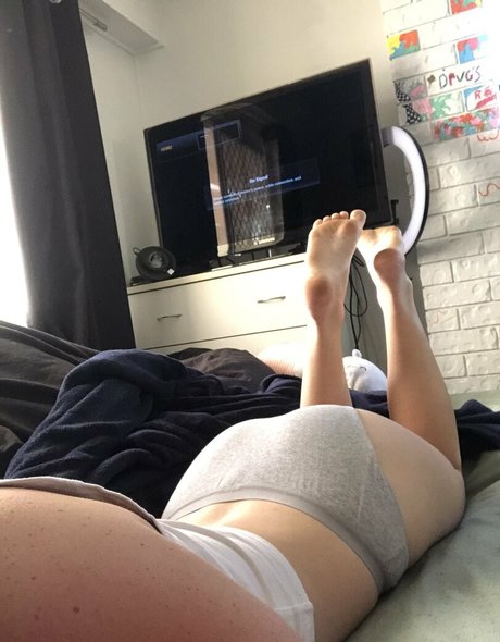 Nacktes geleaktes OnlyFans-Foto von Oliviamonroe