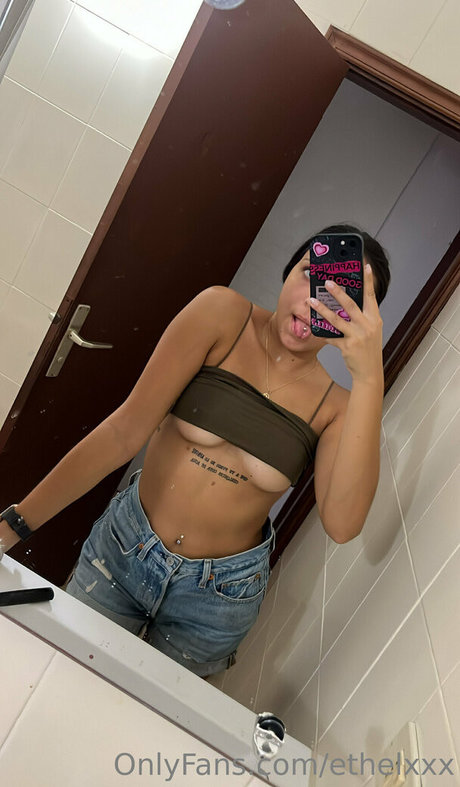 Nacktes geleaktes OnlyFans-Foto von Ethelxxx