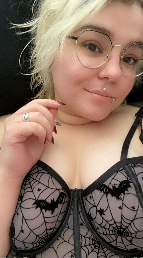 Nacktes geleaktes OnlyFans-Foto von Bugpussy666