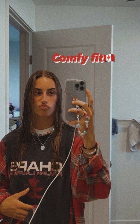 Nacktes geleaktes OnlyFans-Foto von Kailanovak