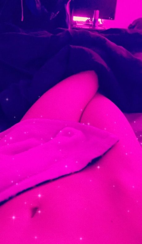 Nacktes geleaktes OnlyFans-Foto von Skylaredm