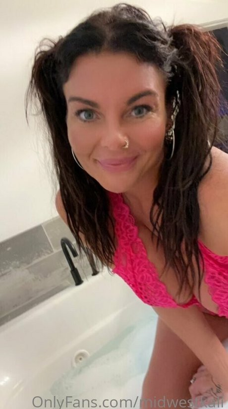 Nacktes geleaktes OnlyFans-Foto von Midwestkali