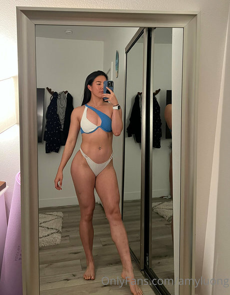 Nacktes geleaktes OnlyFans-Foto von Amy Luong