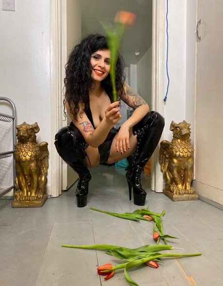 Mistresssophiasahara