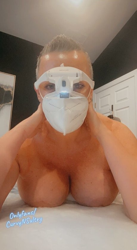 Nacktes geleaktes OnlyFans-Foto von Madame Elise