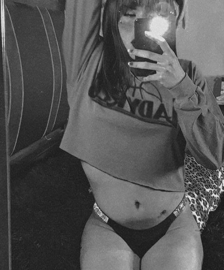 Nacktes geleaktes OnlyFans-Foto von Lilith Moreno