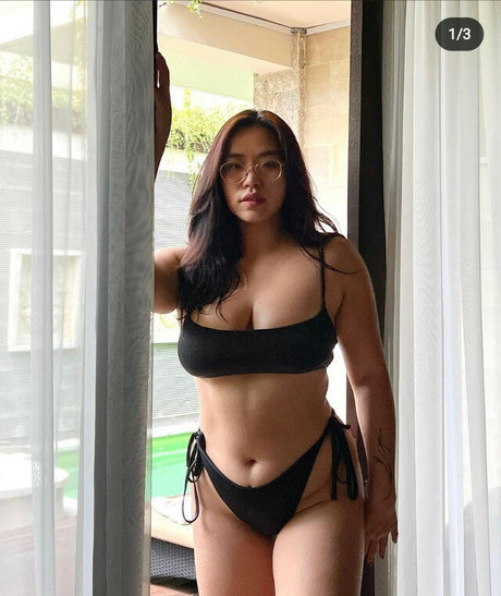 Nacktes geleaktes OnlyFans-Foto von Mathilda Huang
