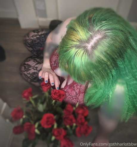 Nacktes geleaktes OnlyFans-Foto von Gothharlotbbw