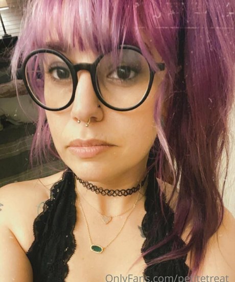 Nacktes geleaktes OnlyFans-Foto von Petitetreat