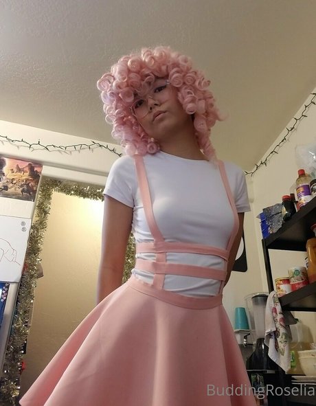Nacktes geleaktes OnlyFans-Foto von Buddingroselia