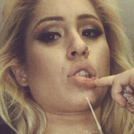 Nacktes geleaktes OnlyFans-Foto von Goldie Glock