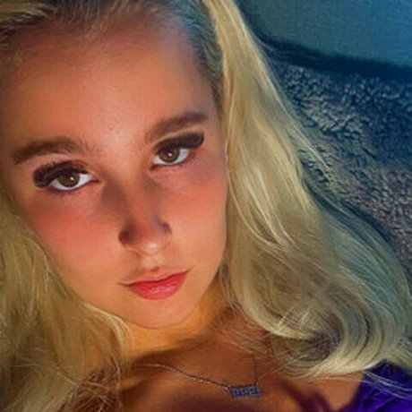 Nacktes geleaktes OnlyFans-Foto von Phoenixsloan