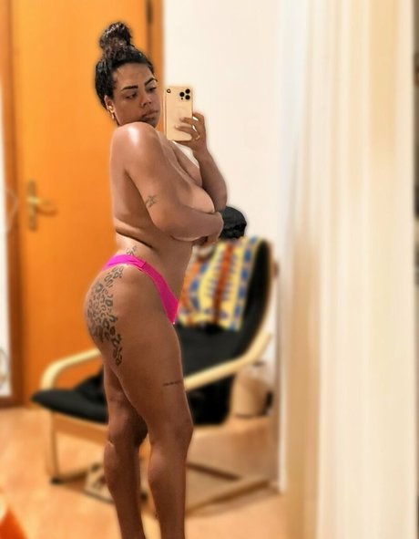 Nacktes geleaktes OnlyFans-Foto von Divanice
