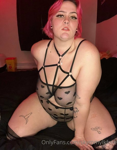Nacktes geleaktes OnlyFans-Foto von Skymmylkfree