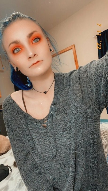 Nacktes geleaktes OnlyFans-Foto von Sunflowerseedling