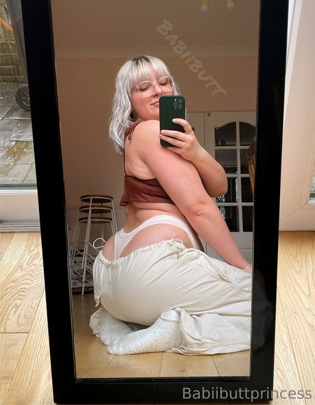 Nacktes geleaktes OnlyFans-Foto von Babiibuttfree