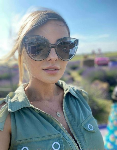 Nacktes geleaktes OnlyFans-Foto von Sophielovelight