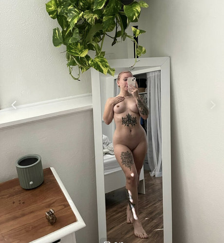 Nacktes geleaktes OnlyFans-Foto von Glizzy Mcguire
