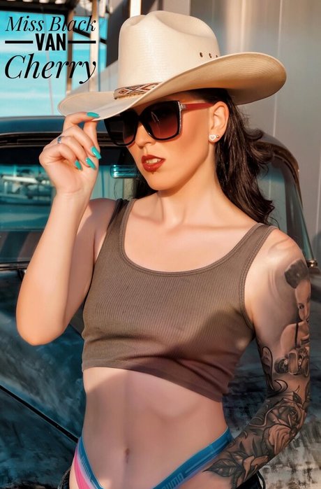 Nacktes geleaktes OnlyFans-Foto von Miss Black Van Cherry