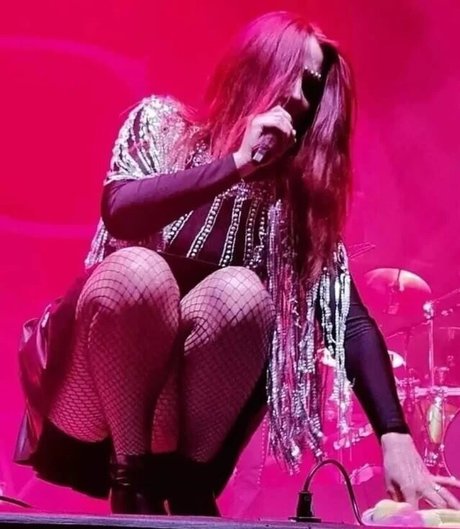 Simone Simons