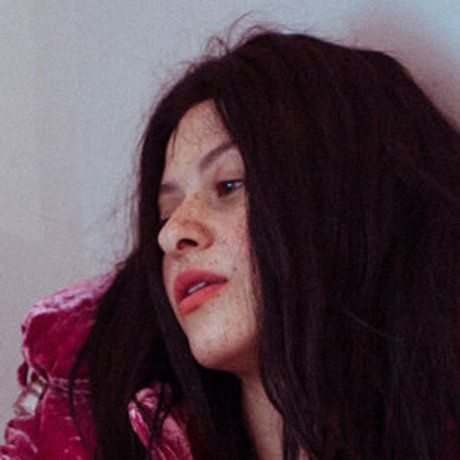 Nacktes geleaktes OnlyFans-Foto von Alia Shawkat