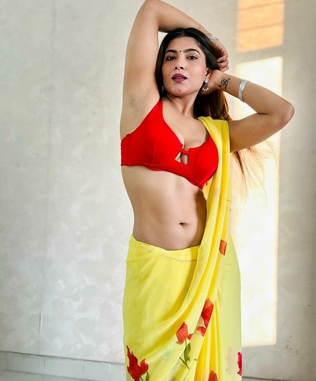 Nacktes geleaktes OnlyFans-Foto von Tanya Chaudhari