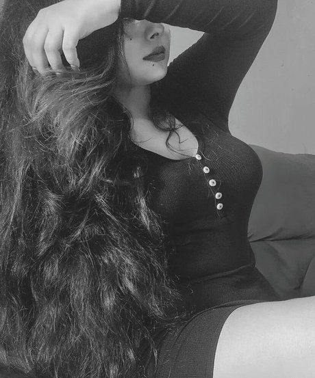 Nacktes geleaktes OnlyFans-Foto von Maya Diba