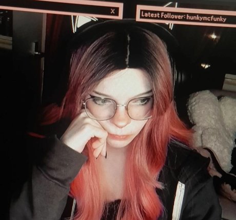Nacktes geleaktes OnlyFans-Foto von Porcelain Ghoul