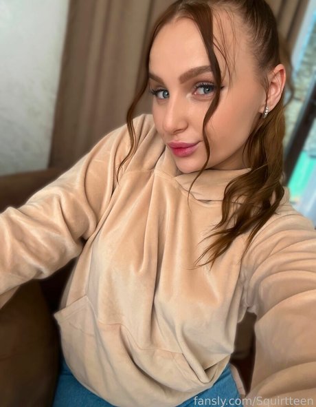 Nacktes geleaktes OnlyFans-Foto von Squirtteen