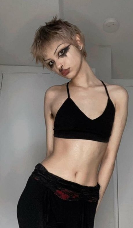 Nacktes geleaktes OnlyFans-Foto von Salemsuxxx