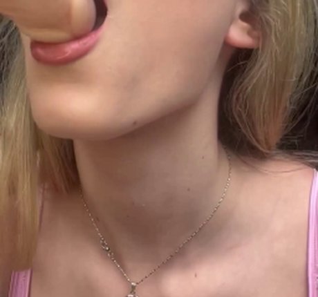 Nacktes geleaktes OnlyFans-Foto von Laylalollipop