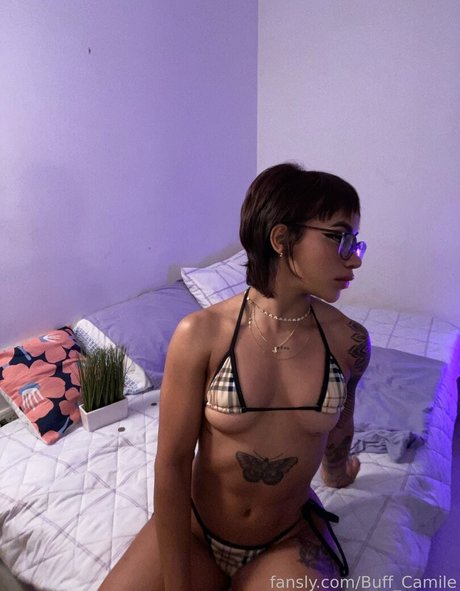 Nacktes geleaktes OnlyFans-Foto von Buffcamile